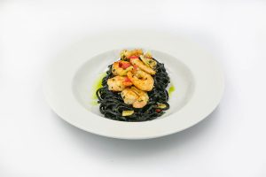 DODO'S Kitchen - Fekete tészta aglio olio garnélával